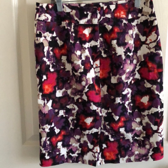 Ann Taylor pencil skirt - Picture 3 of 8